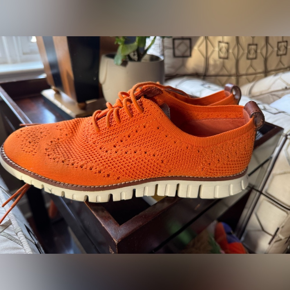 EUC Men’s Size 7 M Cole Haan Volunteer Orange with White Soles - Orange laces